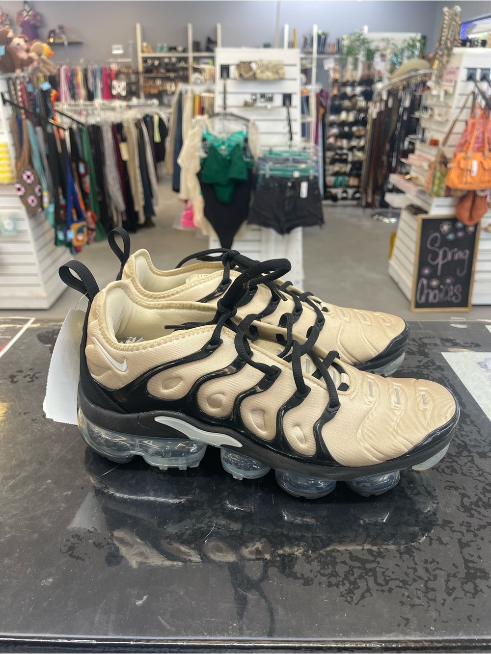 Nike Air VaporMax Plus sneakers in the "Rattan" colorway.